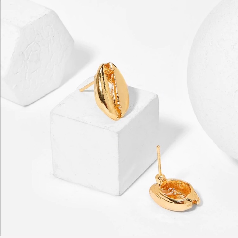 Cowrie Shell Golden Stud Earrings - Picture 3 of 4